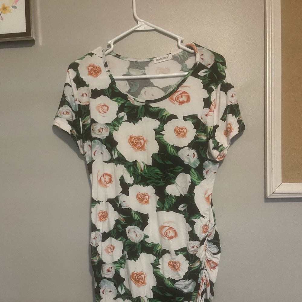 Maternity flower dress size large